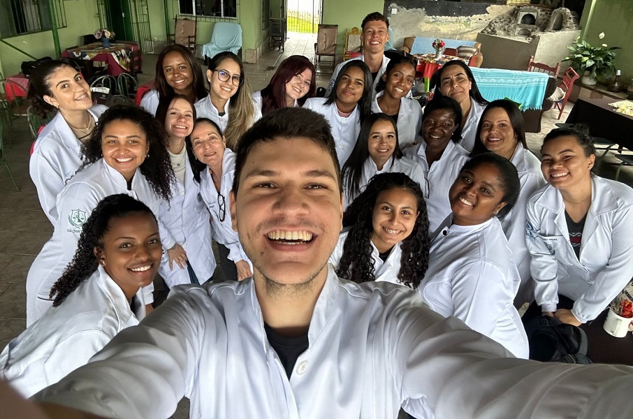 Acadêmicos de Nutrição realizam atividade no Asilo Recanto dos Velhinhos, em Pinheiral